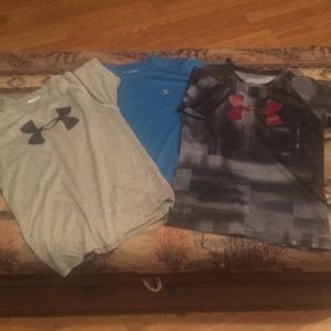 3 size 7 short sleeve boy shirts.